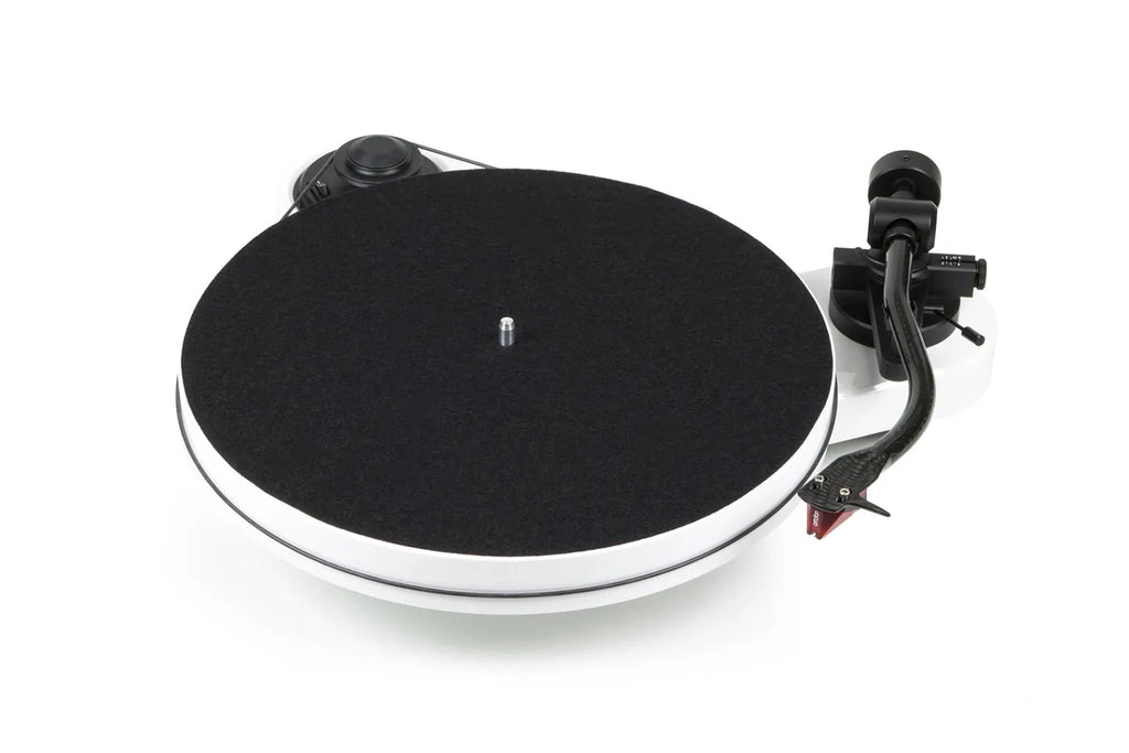Pro-Ject RPM 1 Carbon Manual turntable with 8,6'' carbon tonearm