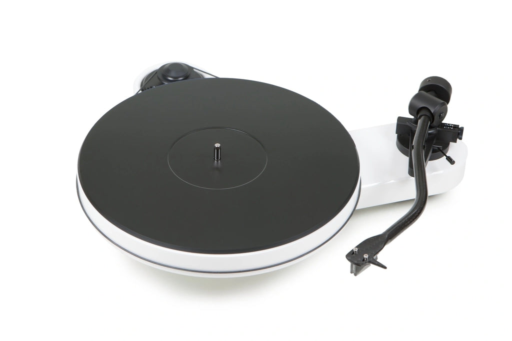 Pro-Ject RPM 3 Carbon Manual turntable with 10'' carbon tonearm