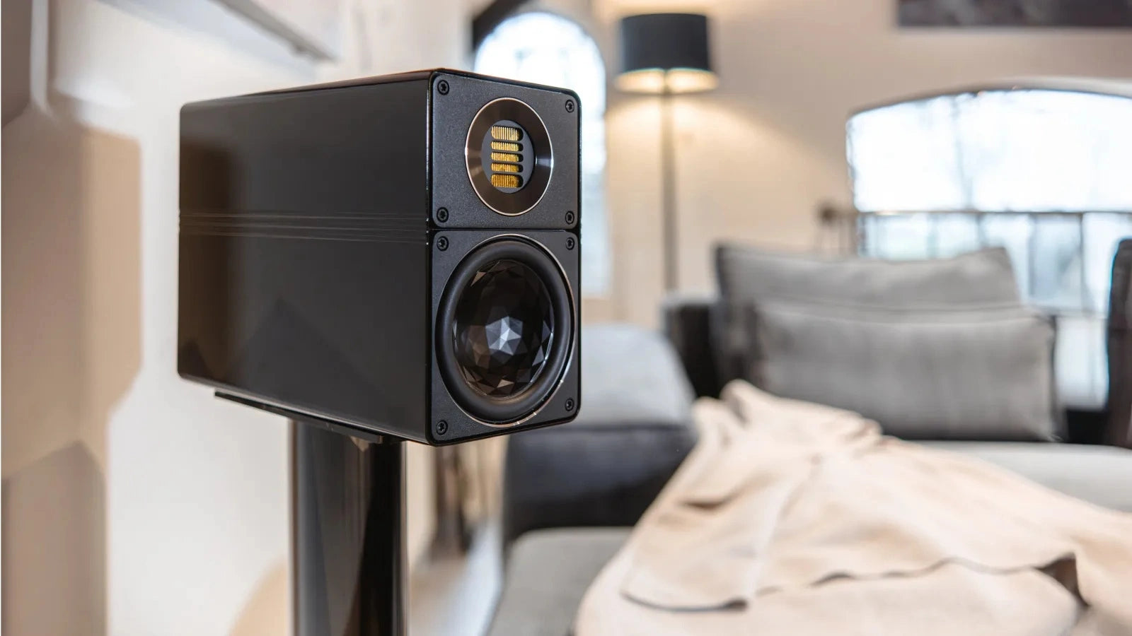 Elac Elegant Bookshelf Speaker